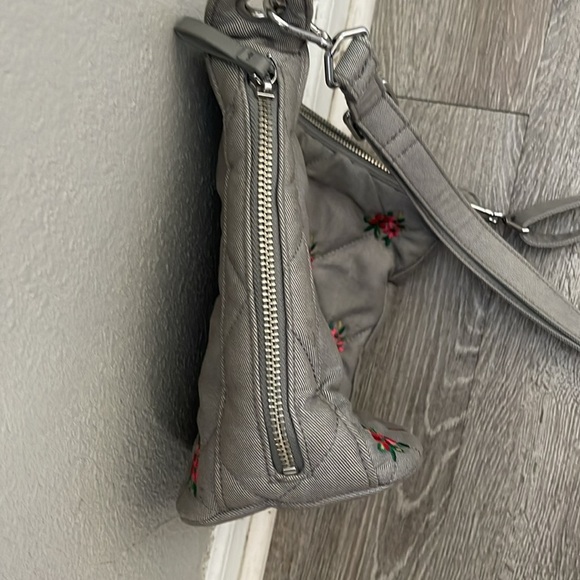 Vera Bradley Carson Hobo Bag in Denim Gray Floral Design, Red And Pink Flowers - Picture 7 of 8